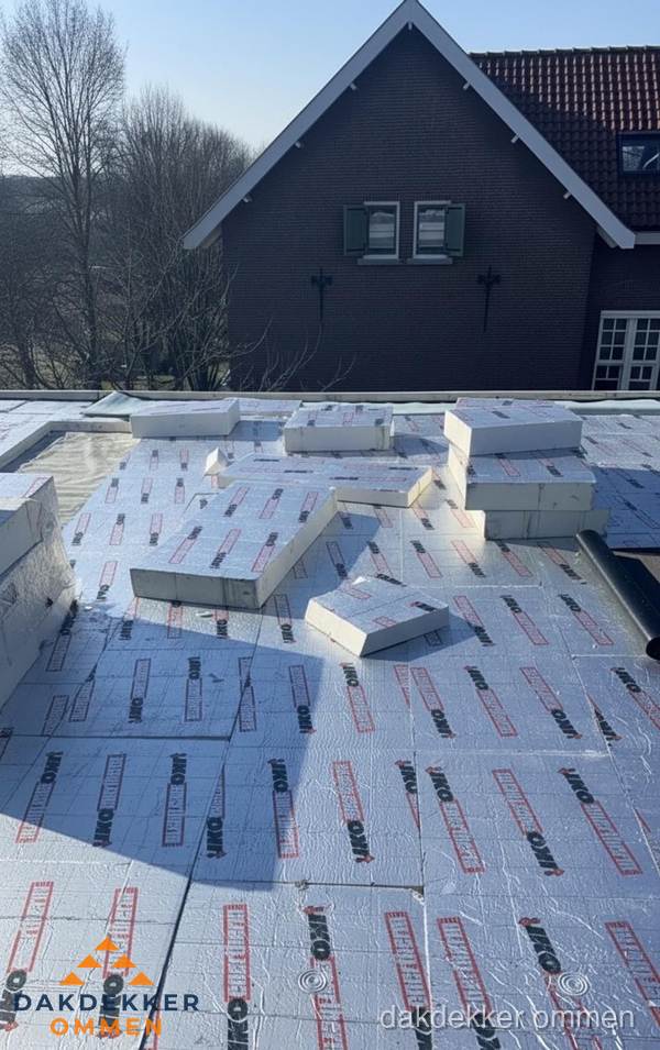 IKO PIR isolatieplaten op plat dak in Ommen IKO PIR isolatieplaten op plat dak in Ommen